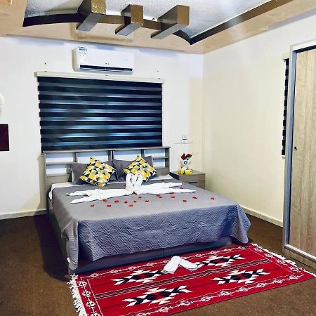 Petra B12 Hostel Wadi Musa Bagian luar foto