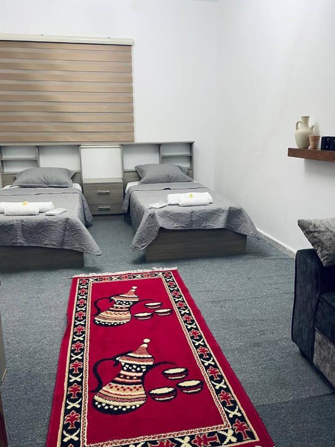 Petra B12 Hostel Wadi Musa Bagian luar foto
