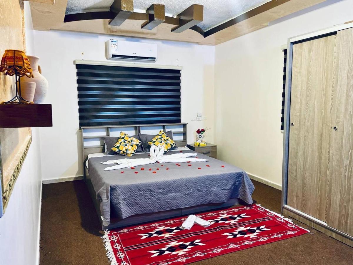 Petra B12 Hostel Wadi Musa Bagian luar foto