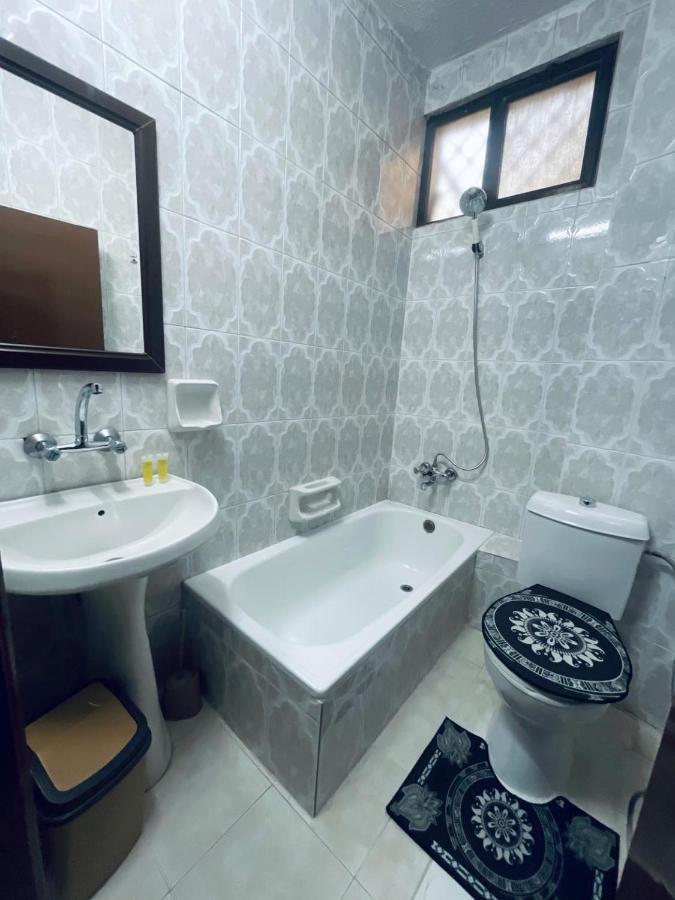Petra B12 Hostel Wadi Musa Bagian luar foto